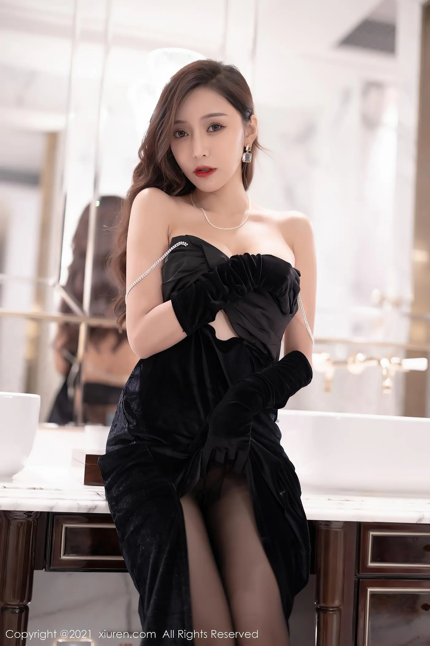 [XIUREN秀人网] 2021.10.22 NO.4101 王馨瑶yanni [58P]插图1